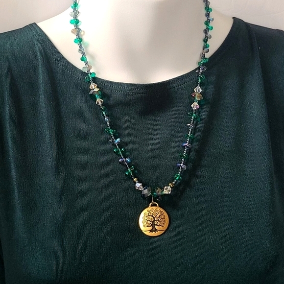 Tree of Life Pendant Green Glass Beaded Necklace - Picture 6 of 14